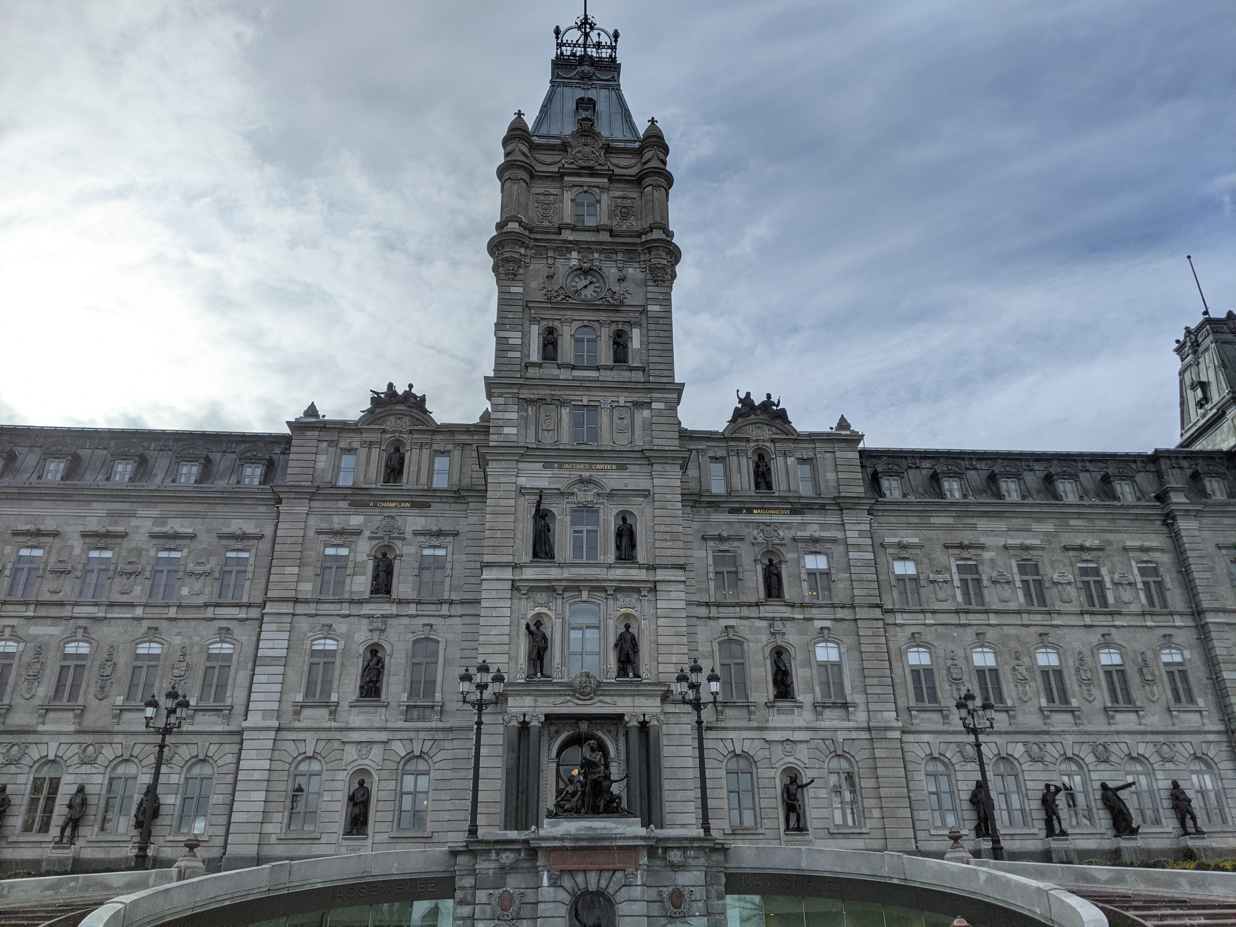 The front side of Quebec Parlement Building